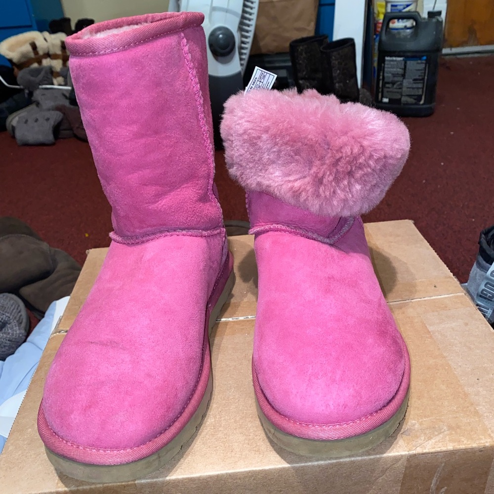 Size 7 Pink Uggs